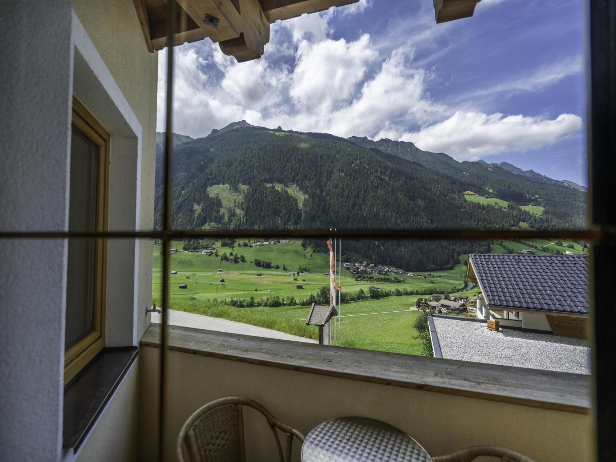 Scenic Apartment In Top Location Neustift im Stubaital Esterno foto